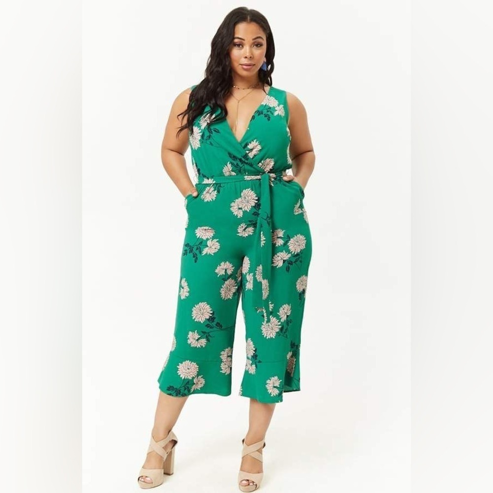 Forever 21 floral print green jumpsuit Women’s Size 0X
